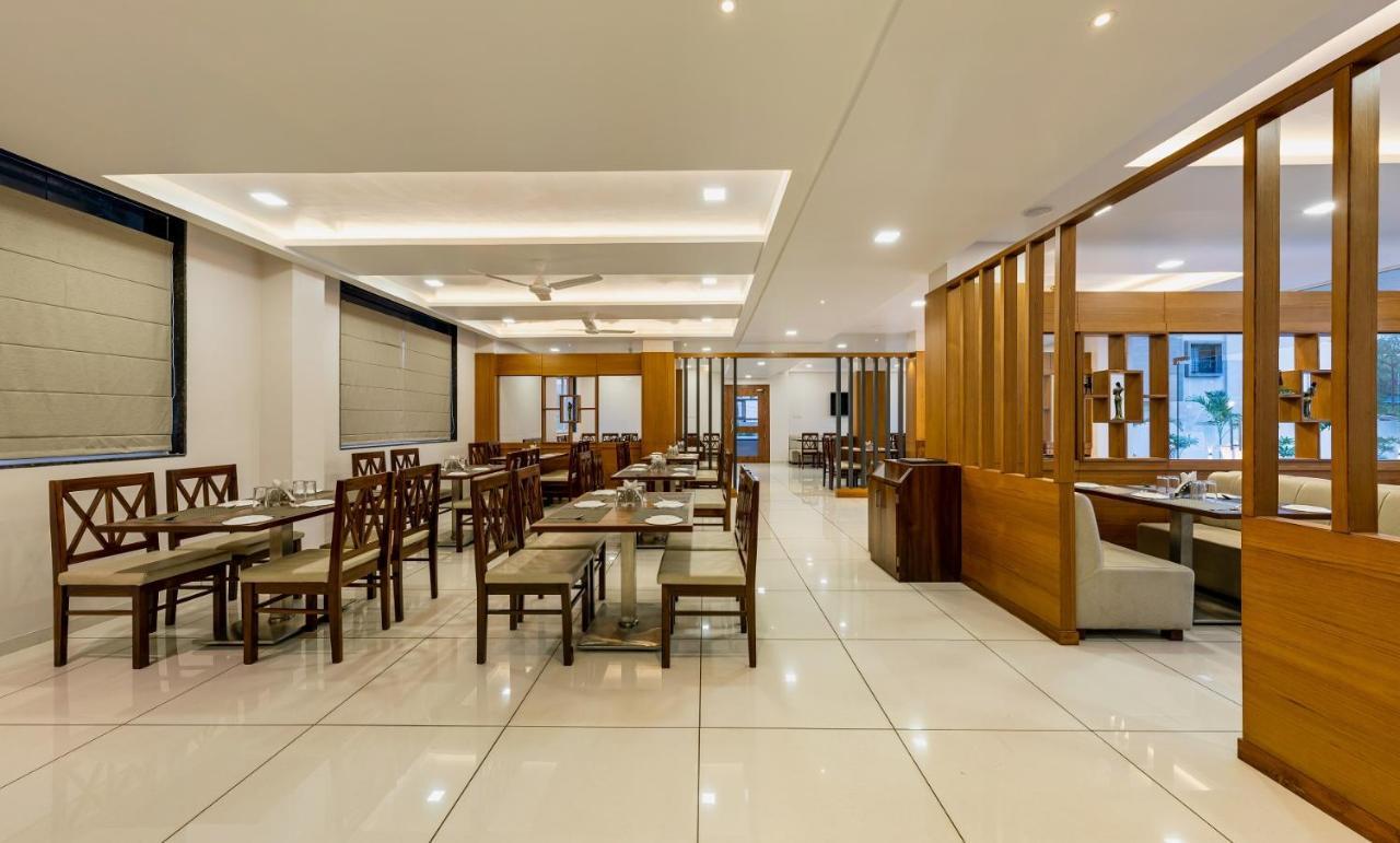 Hotel Grand Indu, 3 Star 戈尔哈布尔 外观 照片