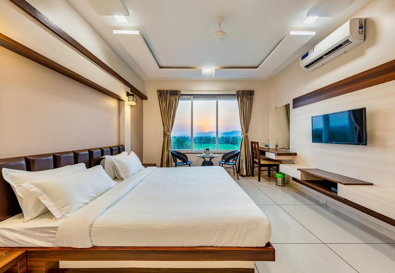 Hotel Grand Indu, 3 Star 戈尔哈布尔 外观 照片