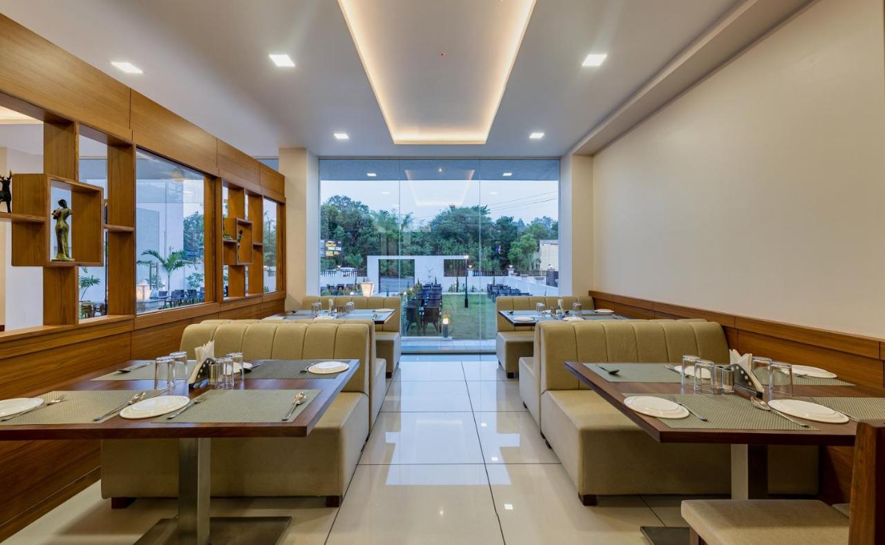 Hotel Grand Indu, 3 Star 戈尔哈布尔 外观 照片