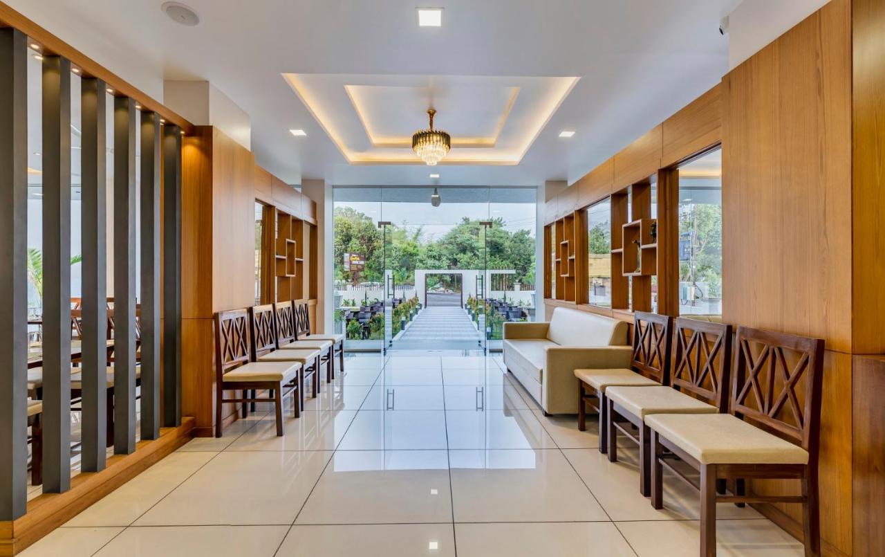Hotel Grand Indu, 3 Star 戈尔哈布尔 外观 照片