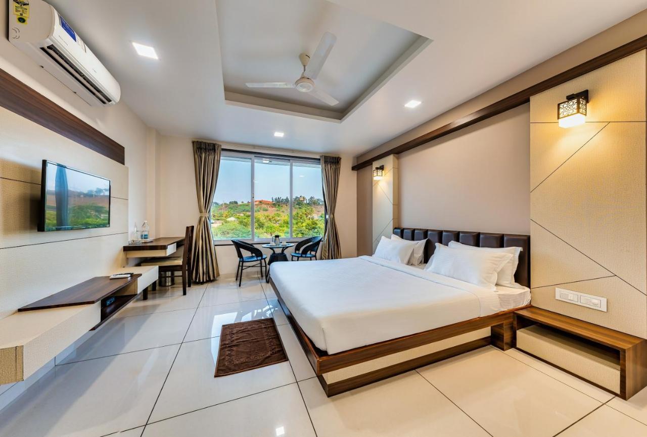 Hotel Grand Indu, 3 Star 戈尔哈布尔 外观 照片